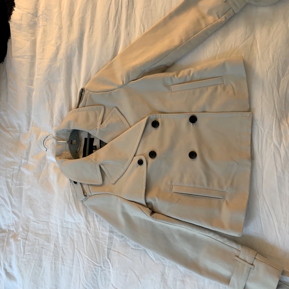 Short trench coat - Picture 2 of 6